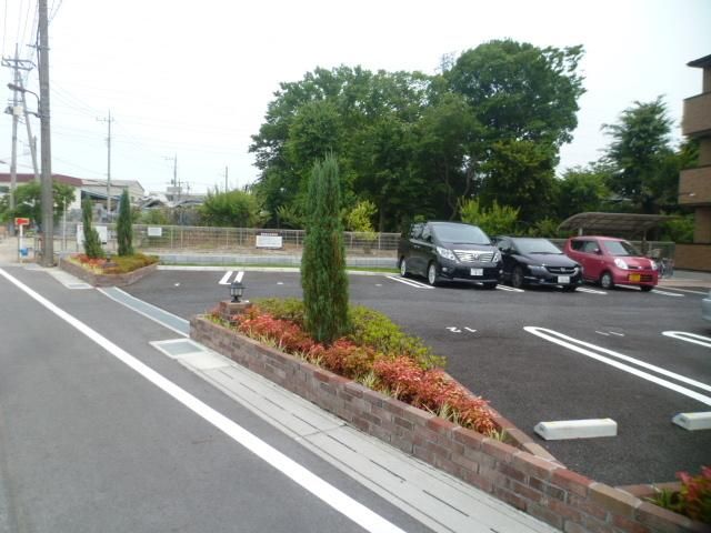 駐車場　駐車場