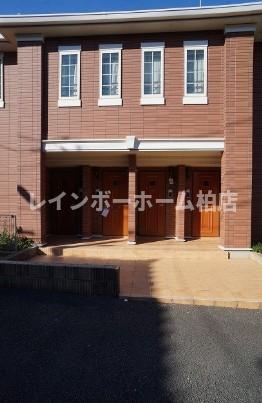 エントランス　落ち着いたエントランスです