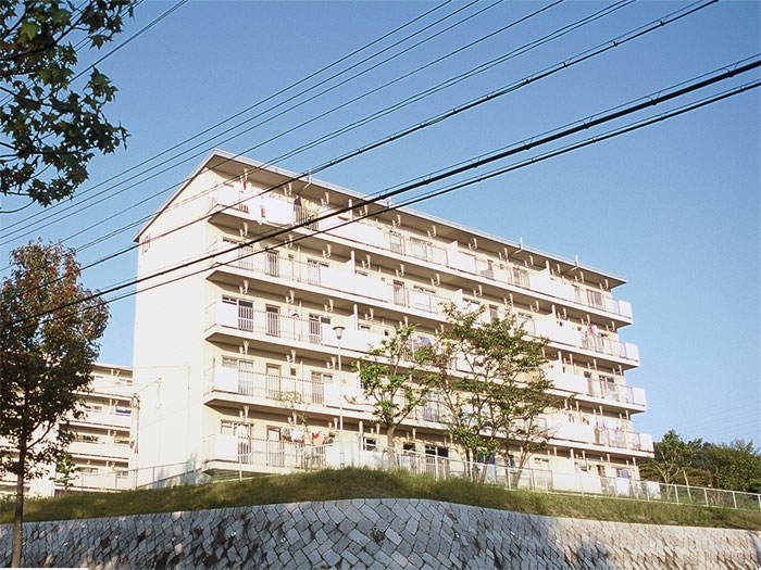 神戸市北区ひよどり台のマンションの建物外観