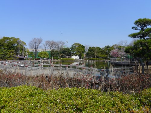 【荒川区荒川のマンションの公園】