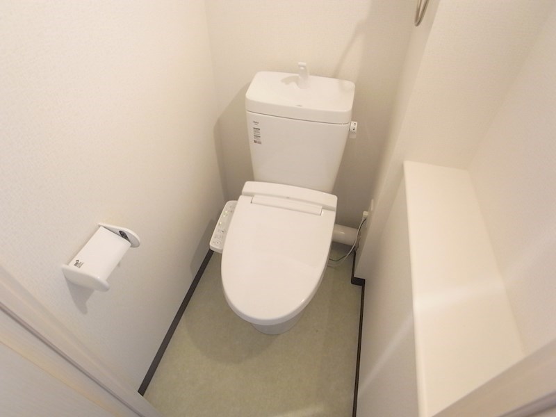 【神戸市灘区倉石通のマンションのトイレ】
