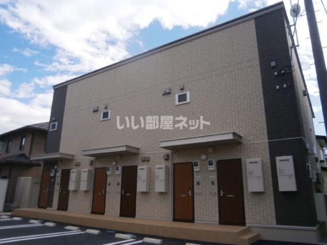 宇都宮市西川田本町のアパートの建物外観