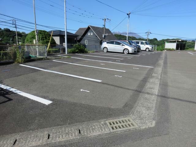 【Ｙ’ｓＶＩＬＬＡＧＥ　IIの駐車場】