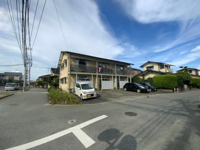 【熊本市東区下江津のアパートの駐車場】