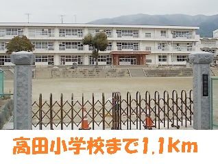 【クッサン・ド・リヨンＡの小学校】