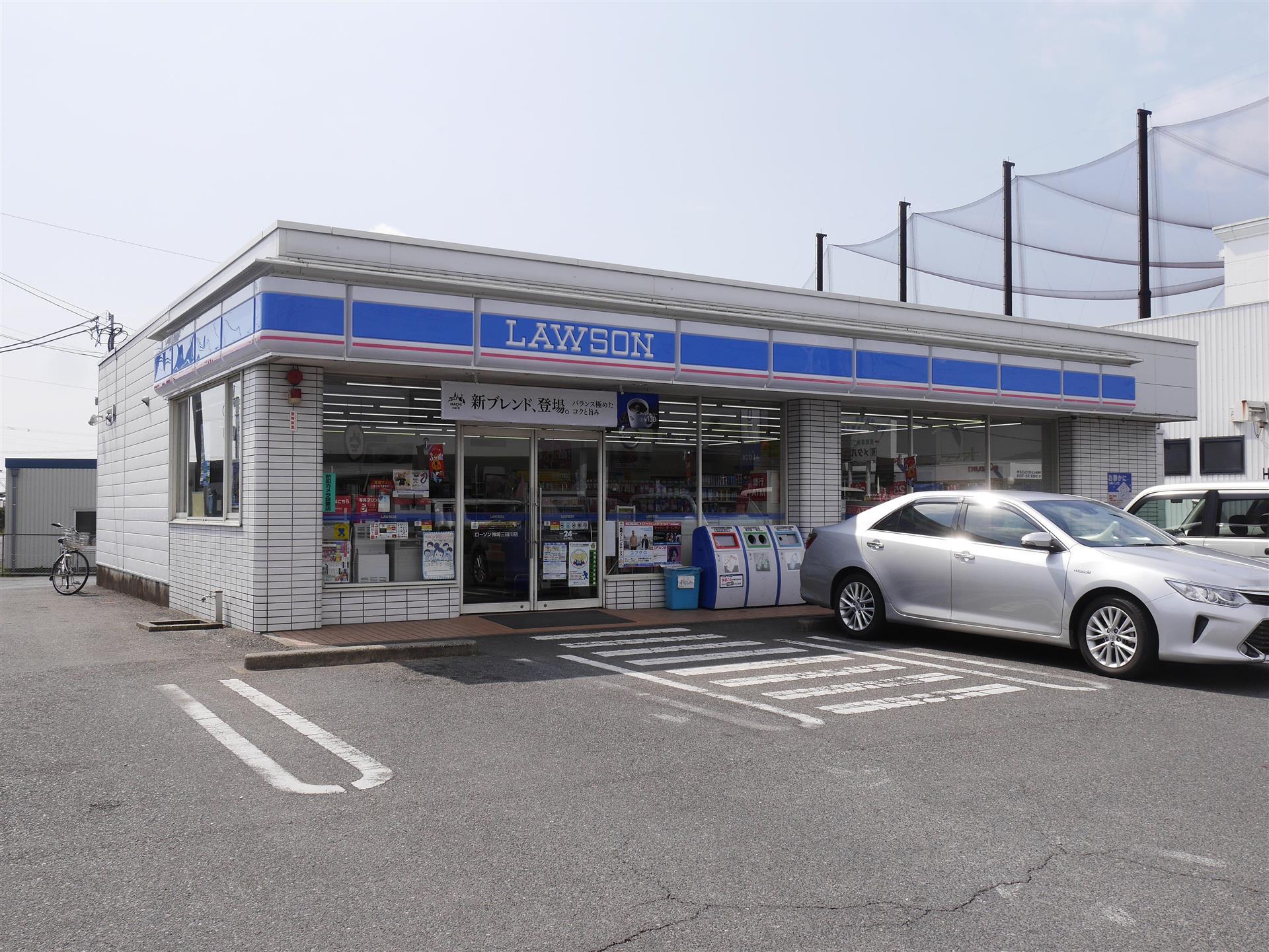 コンビニ　ローソン（コンビニ）まで750m