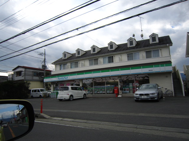 【小田原市飯泉のマンションのコンビニ】