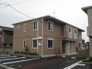 岡山市東区金岡東町のアパートの建物外観