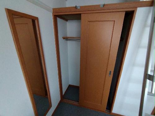 収納　姿見付き♪