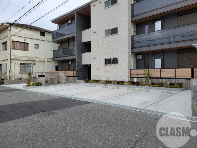 駐車場　敷地内駐車場