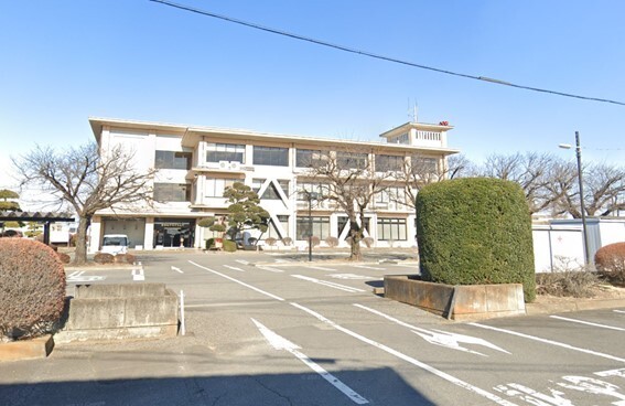 役所　伊勢崎市あずま支所（役所）まで493m