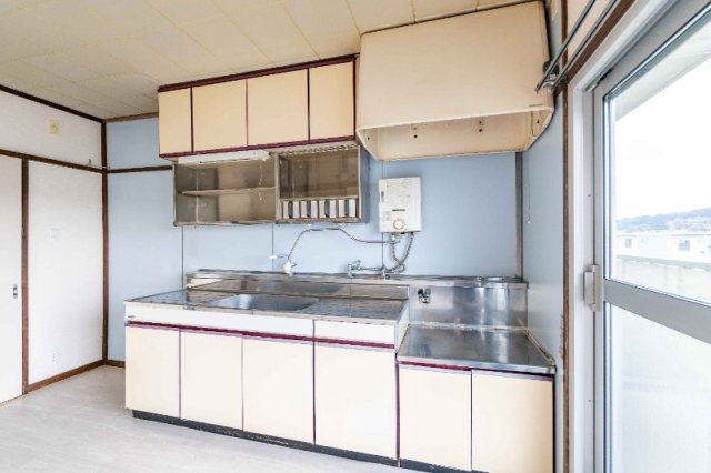 キッチン　広々使える快適な調理スペースです♪