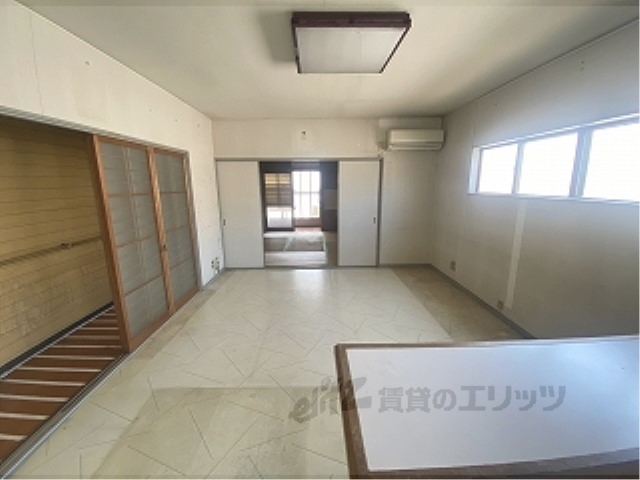 居室・リビング　リビング