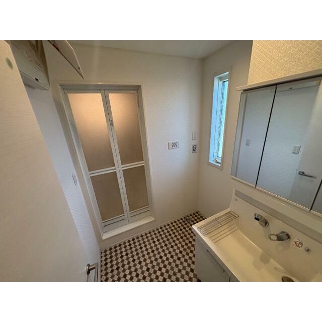 洗面設備　脱衣所（他部屋参照）