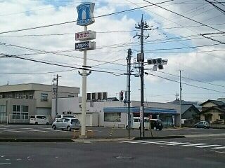 コンビニ　ローソン 鯖江有定町店（コンビニ）まで350m