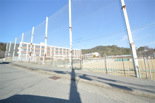 中学校　神戸市立福田中学校（中学校）まで399m