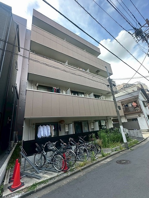 建物外観　４階建ての賃貸マンション