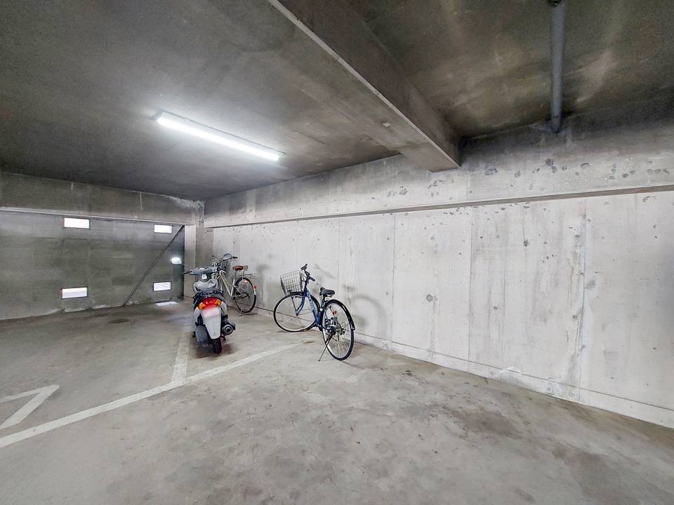 駐車場　駐輪場