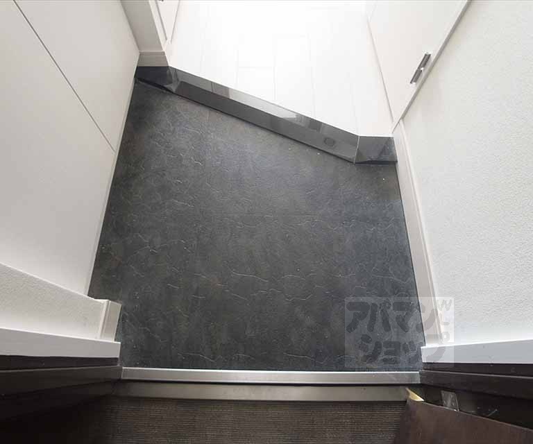 玄関　１０７号室写真