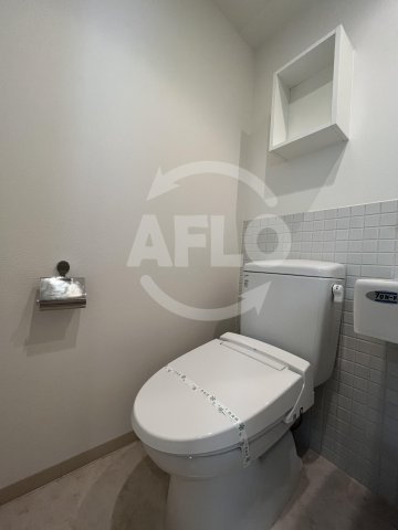 トイレ　ルクレ新町レジデンス　温水洗浄便座