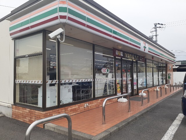 コンビニ　セブンイレブン棟高町店（コンビニ）まで700m