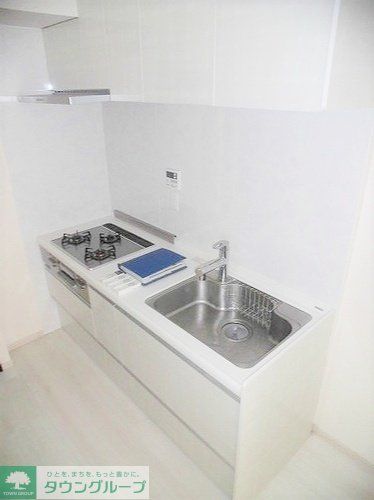 キッチン　グリル付き３口ガスコンロ