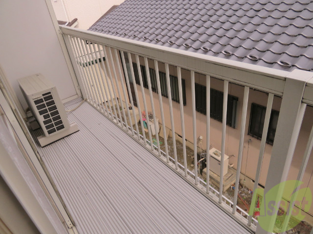 バルコニー　大通りに面していないので、車の騒音も心配ないですね。