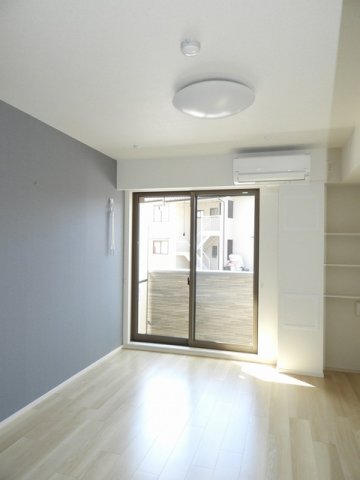 居室・リビング　こちらの居間で趣味の時間をお楽しみください