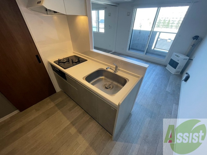 キッチン　人気のシステムキッチンです。料理も楽しみですね。