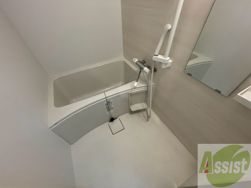 バス・シャワールーム　お風呂になります。一日の疲れを癒してくださいね。