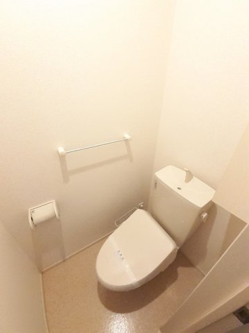 トイレ　シンプルで使いやすいトイレです