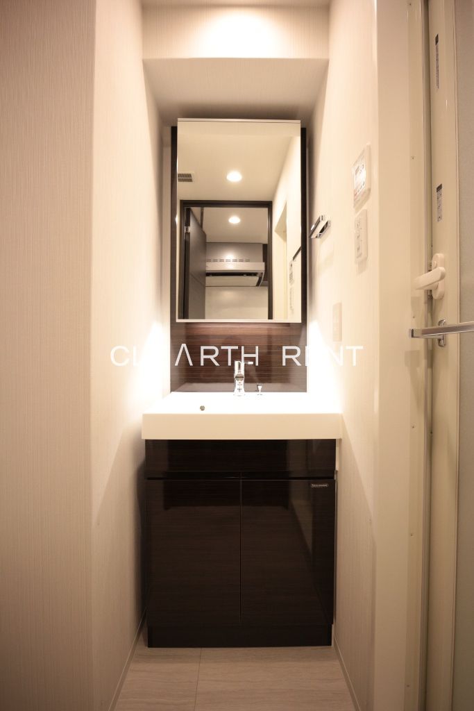 玄関　★弊社管理物件★駅近だから叶う、ゆとりある毎日。