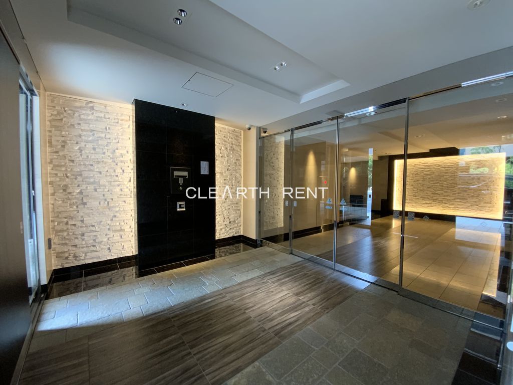 エントランス　★弊社管理物件★駅近だから叶う、ゆとりある毎日。