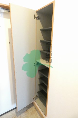 玄関　下駄箱もしっかりついてます！