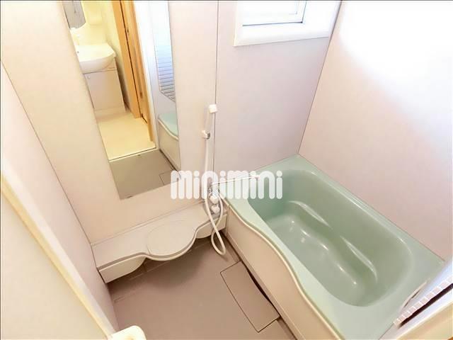 バス・シャワールーム　大きな鏡が嬉しいですね。