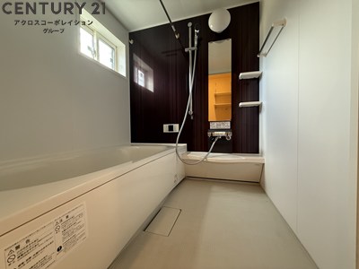 バス・シャワールーム　浴室乾燥機付きで便利です！