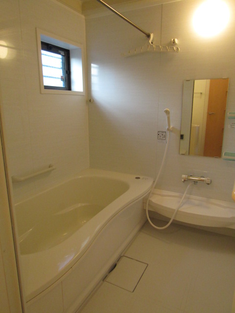 バス・シャワールーム　*別室参考写真