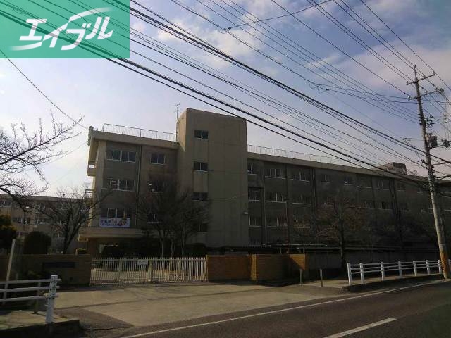 中学校　岡山市立芳泉中学校（中学校）まで400m