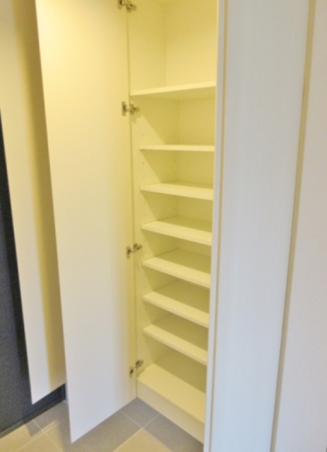 玄関　シューズボックス