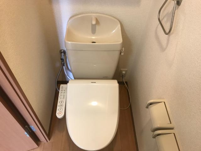トイレ　温水洗浄便座