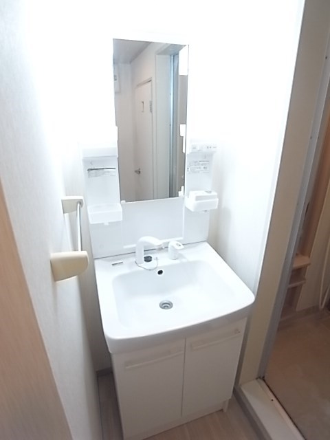 洗面設備　スペースが確保できる洗面所です