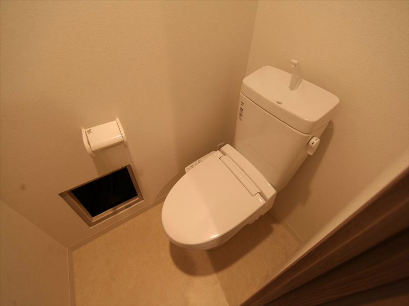 トイレ　温水洗浄暖房便座付トイレ