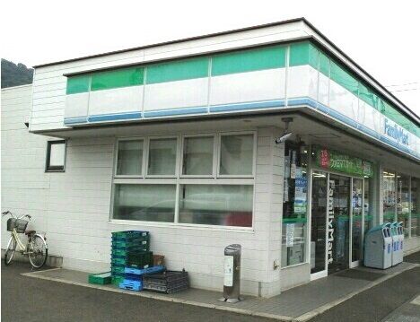 コンビニ　ファミリーマート三島梅名北店（コンビニ）まで69m