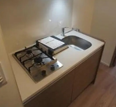 キッチン　別部屋の画像を使用しております。