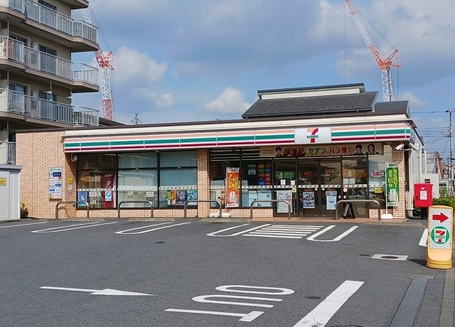 コンビニ　セブンイレブン（コンビニ）まで500m