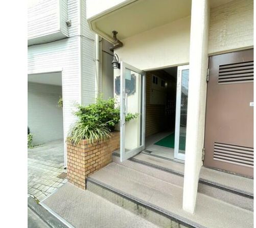 エントランス　清潔なエントランスです