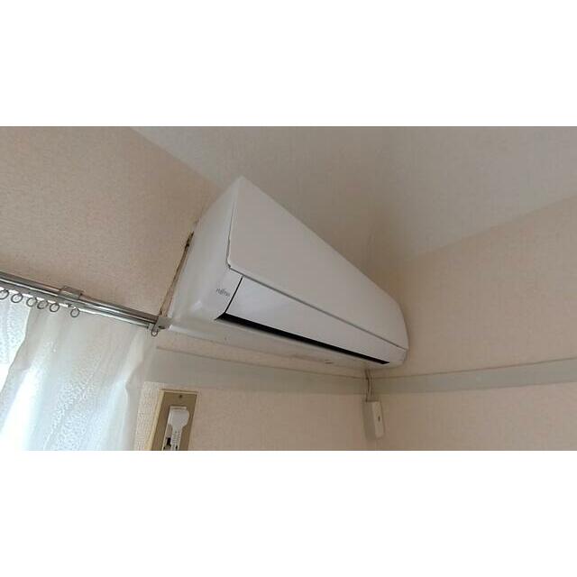 その他設備　嬉しいエアコン付き。スイッチ一つで過ごしやすさを作る大事な相