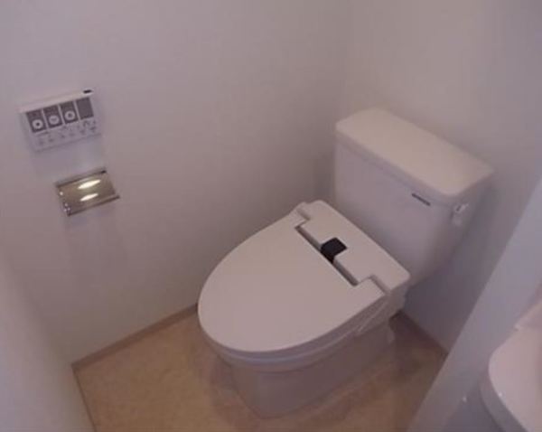 トイレ　※別部屋参考写真
