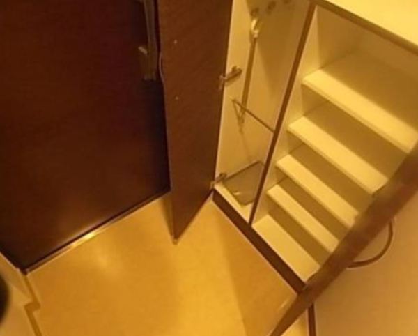 玄関　※別部屋参考写真