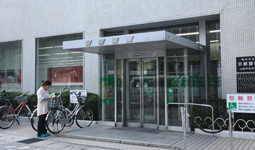 銀行　京都銀行山科中央支店（銀行）まで464m